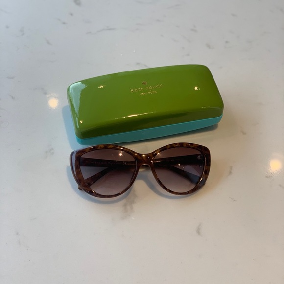 Kate Spade tortoiseshell sunglasses like new - Picture 3 of 5